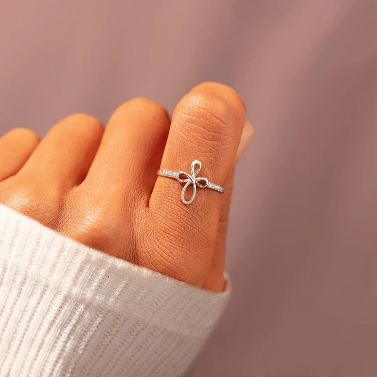 Geometric Cross Ring