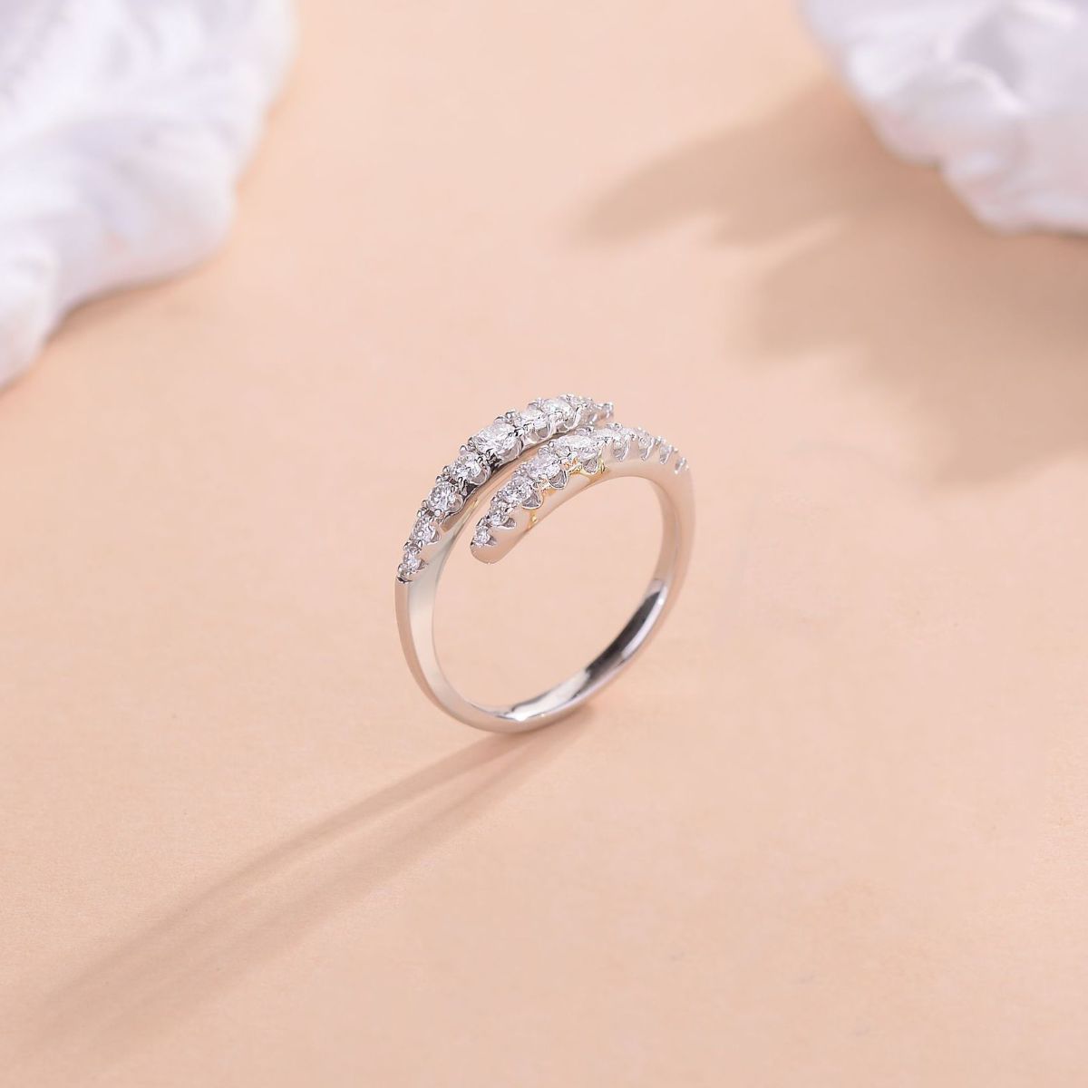 Hug Me Moissanite Ring