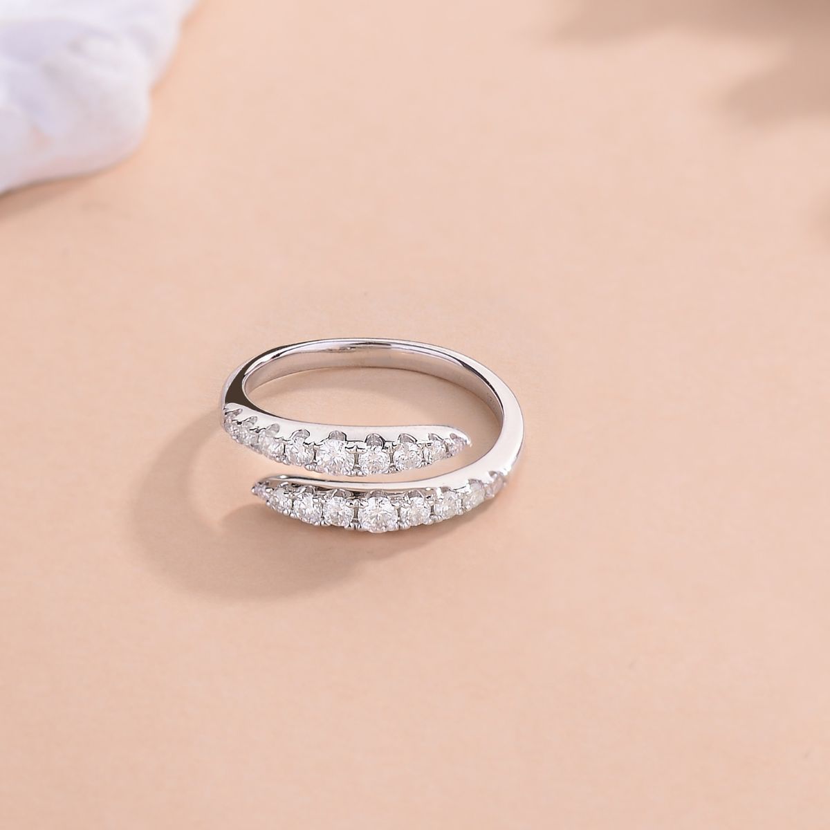 Hug Me Moissanite Ring