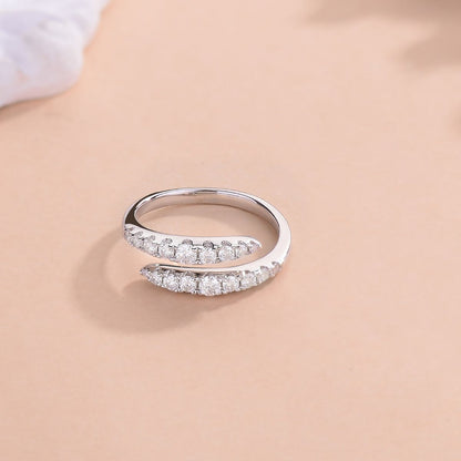 Hug Me Moissanite Ring